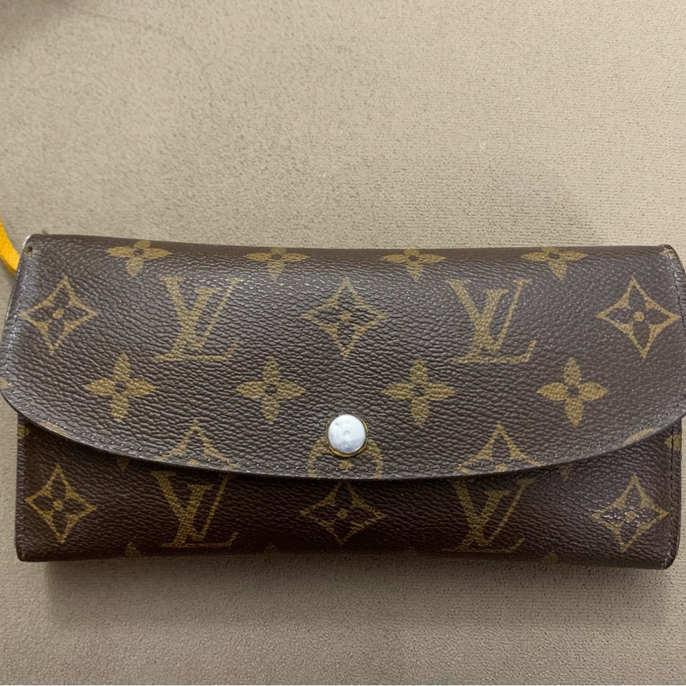 Louis Vuitton Emilie Wallet